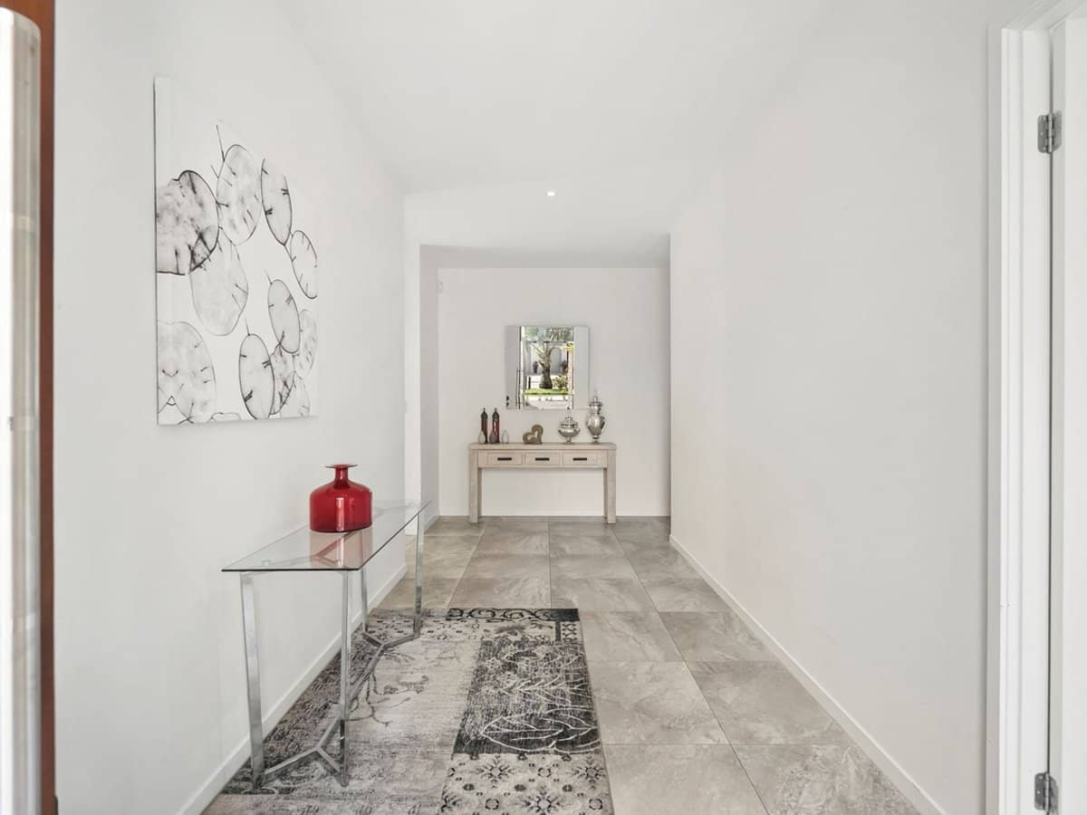 3034 Forest Hills Drive, SANCTUARY COVE - Thumbnail 3