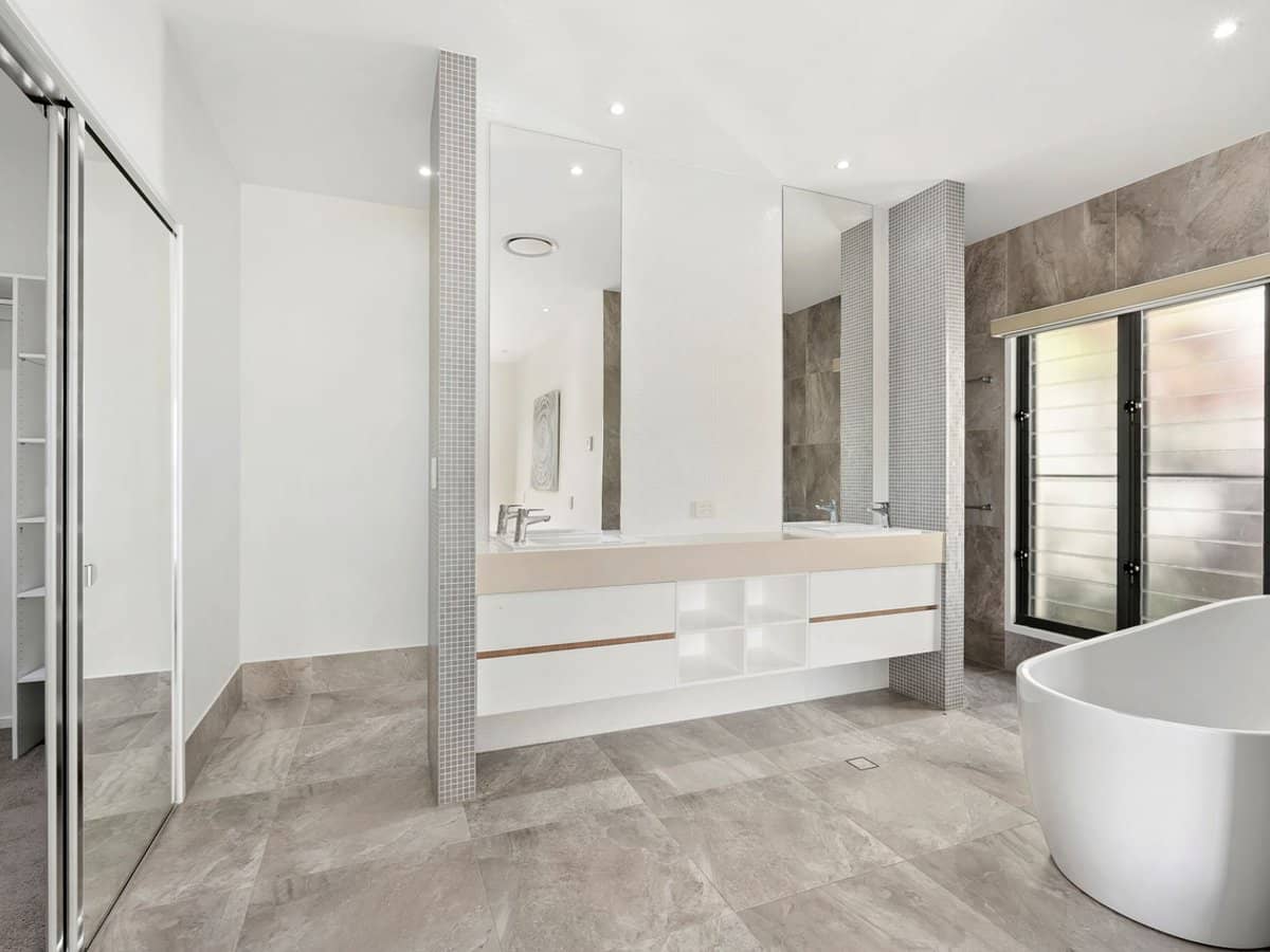 3034 Forest Hills Drive, SANCTUARY COVE - Thumbnail 11