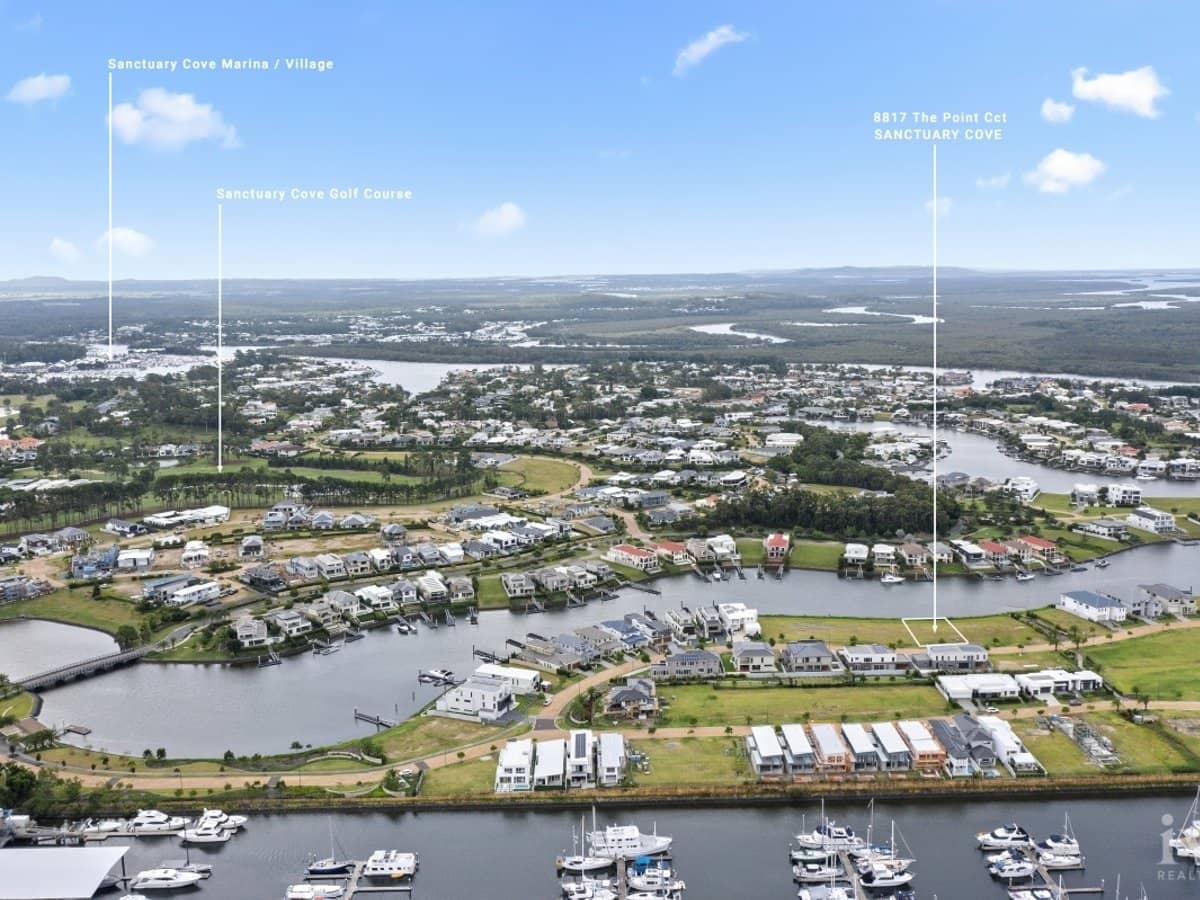 8817 The Point Circuit, Sanctuary Cove - Thumbnail 2