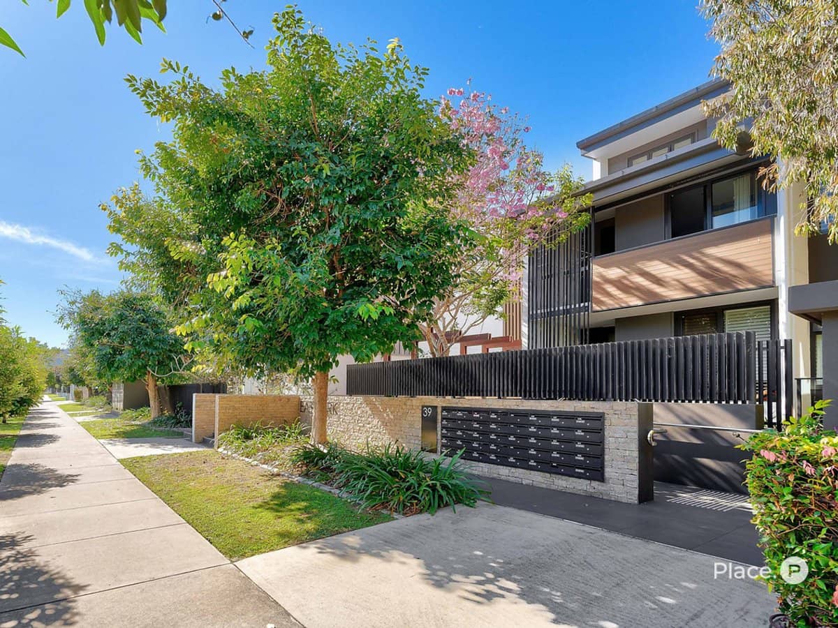 39 Banya Street, Bulimba - Thumbnail 1