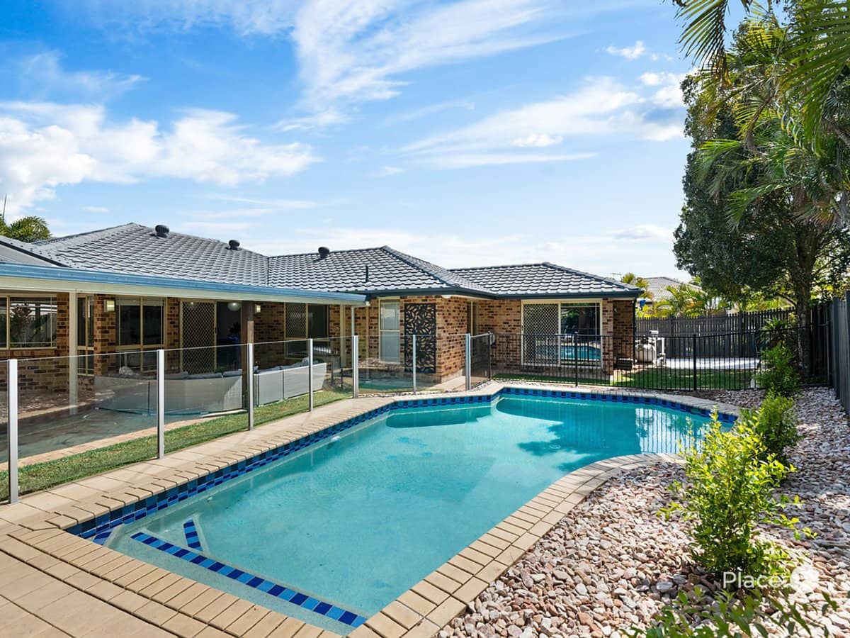 8 Hampshire Close, Carindale - Thumbnail 3