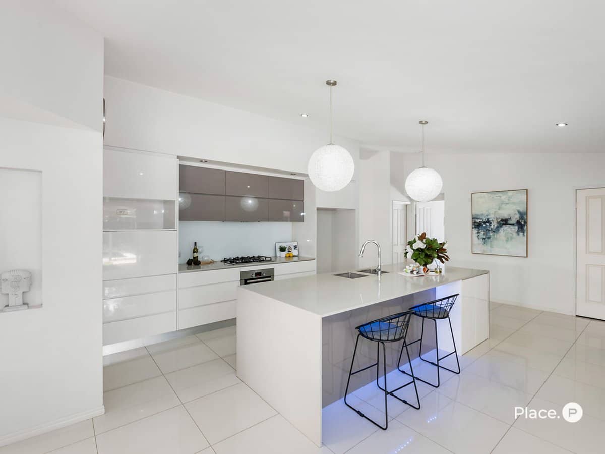 8 Hampshire Close, Carindale - Thumbnail 7