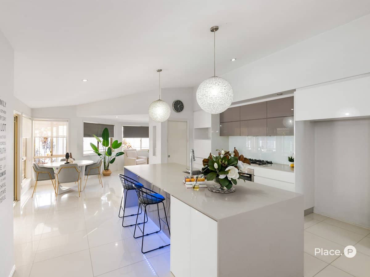 8 Hampshire Close, Carindale - Thumbnail 8