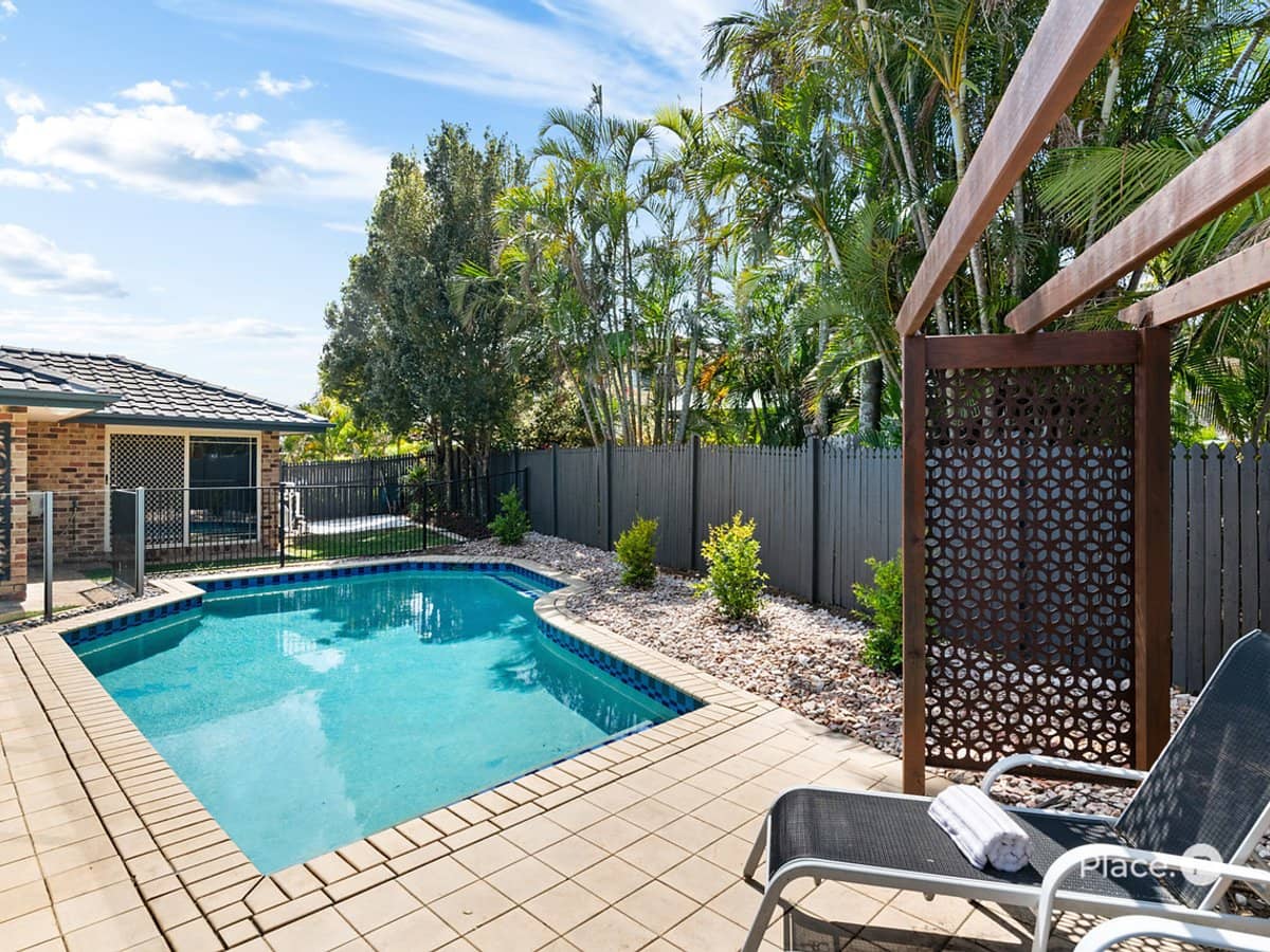 8 Hampshire Close, Carindale - Thumbnail 22