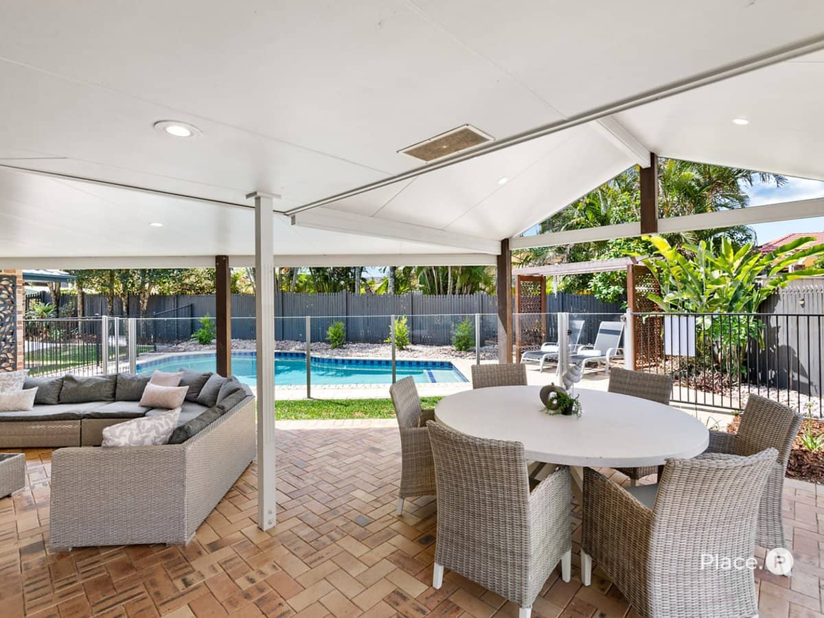 8 Hampshire Close, Carindale - Thumbnail 24