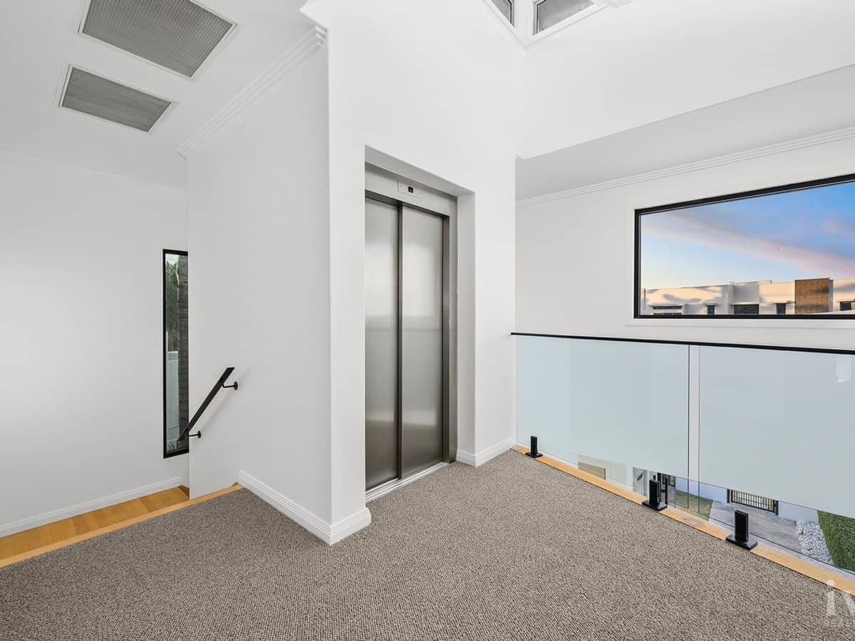 5 Royal Albert Crescent, Sovereign Islands - Thumbnail 23