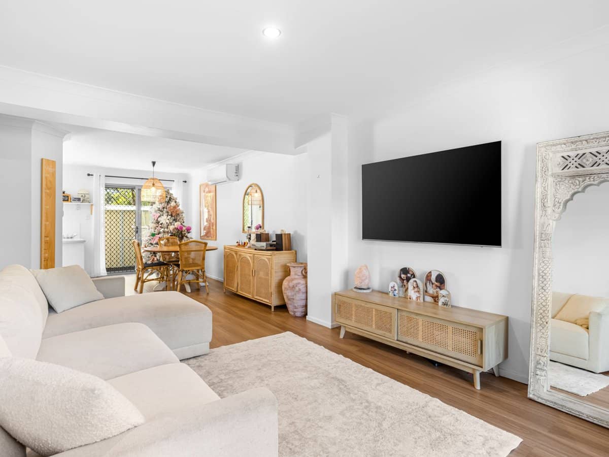 35/30 Carmarthen Circuit, PACIFIC PINES - Thumbnail 2