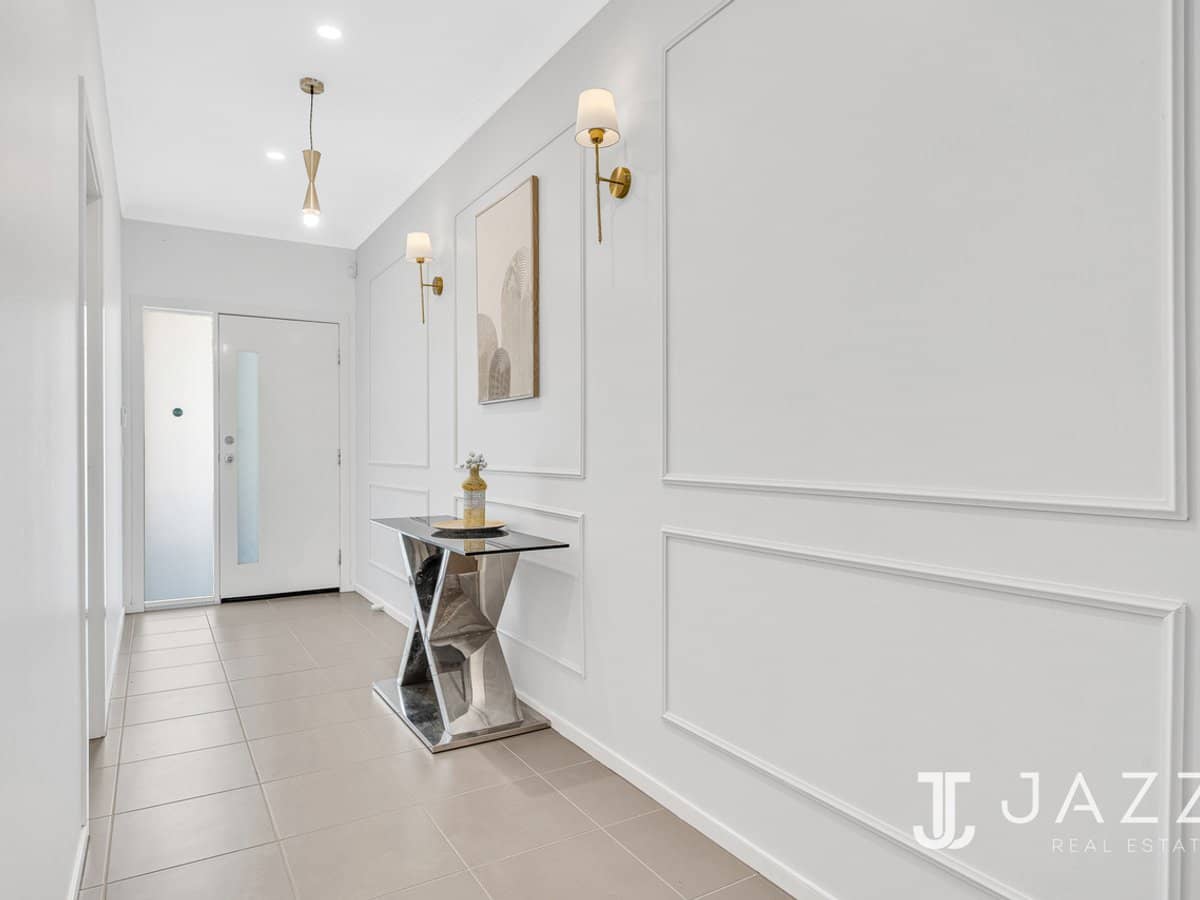 24 Spectacle Crescent, POINT COOK - Thumbnail 1