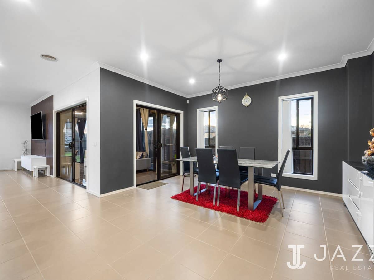 24 Spectacle Crescent, POINT COOK - Thumbnail 11