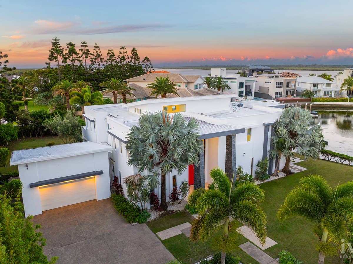 2-4 Royal Albert Crescent, Sovereign Islands - Thumbnail 3