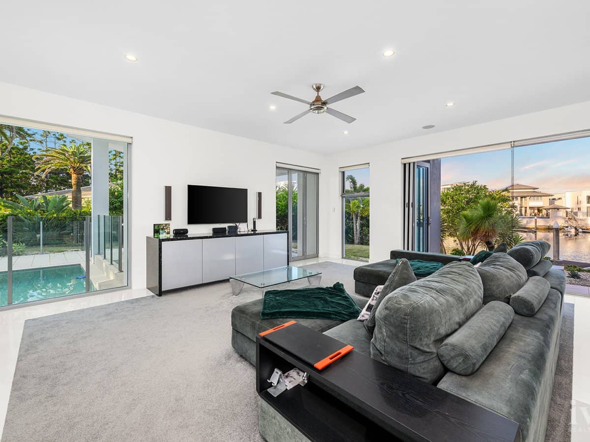 2-4 Royal Albert Crescent, Sovereign Islands - Thumbnail 7