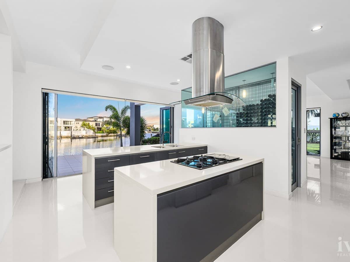 2-4 Royal Albert Crescent, Sovereign Islands - Thumbnail 8