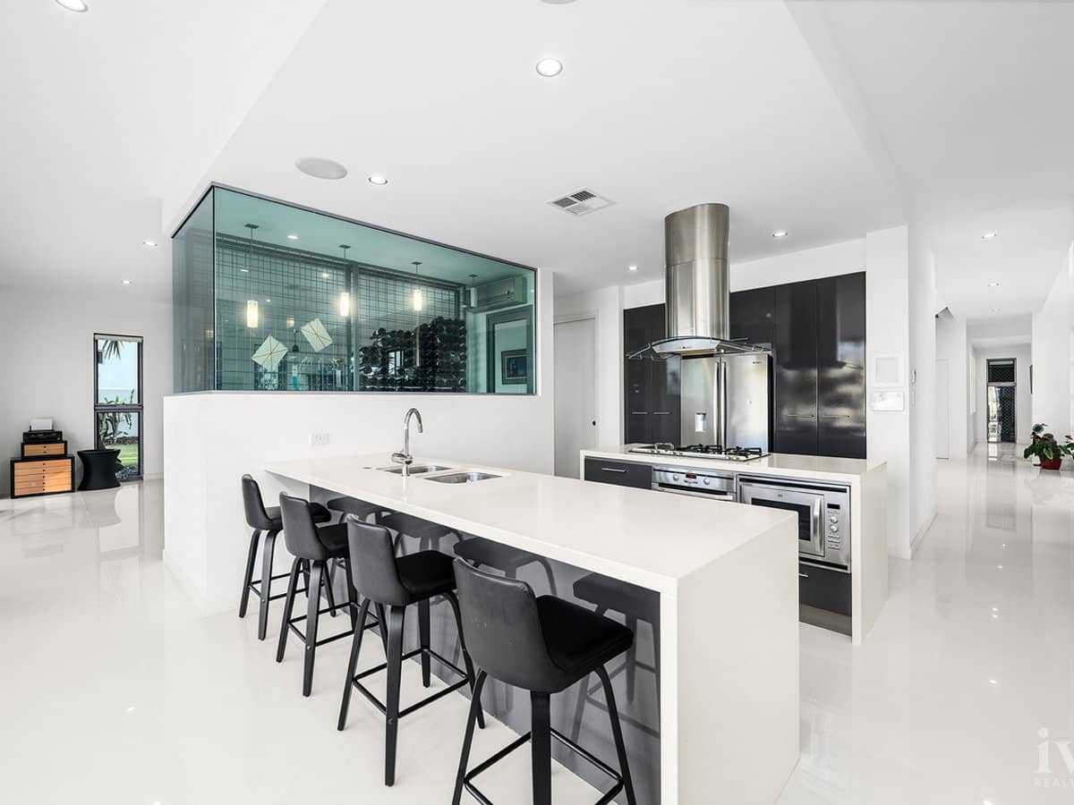 2-4 Royal Albert Crescent, Sovereign Islands - Thumbnail 9