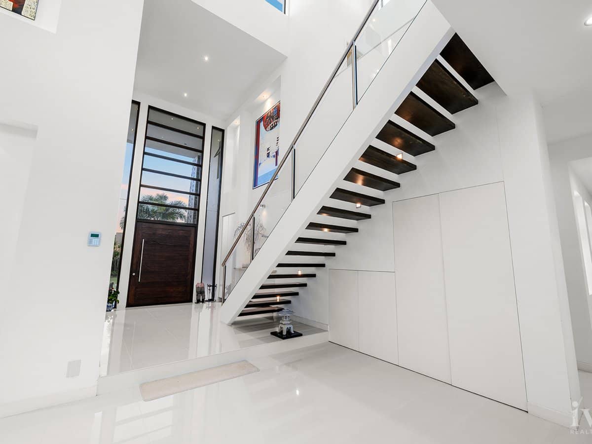 2-4 Royal Albert Crescent, Sovereign Islands - Thumbnail 14