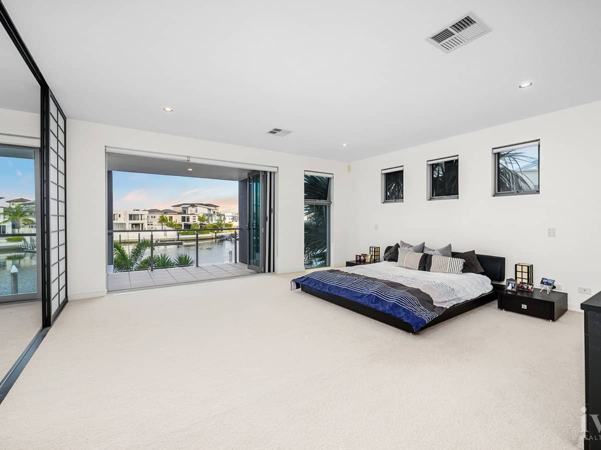 2-4 Royal Albert Crescent, Sovereign Islands - Thumbnail 16