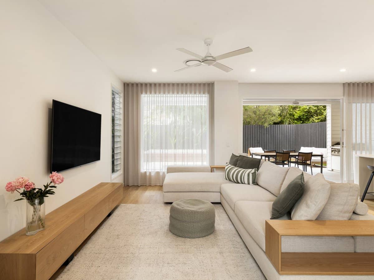 5 Embie Street, Holland Park West - Thumbnail 3