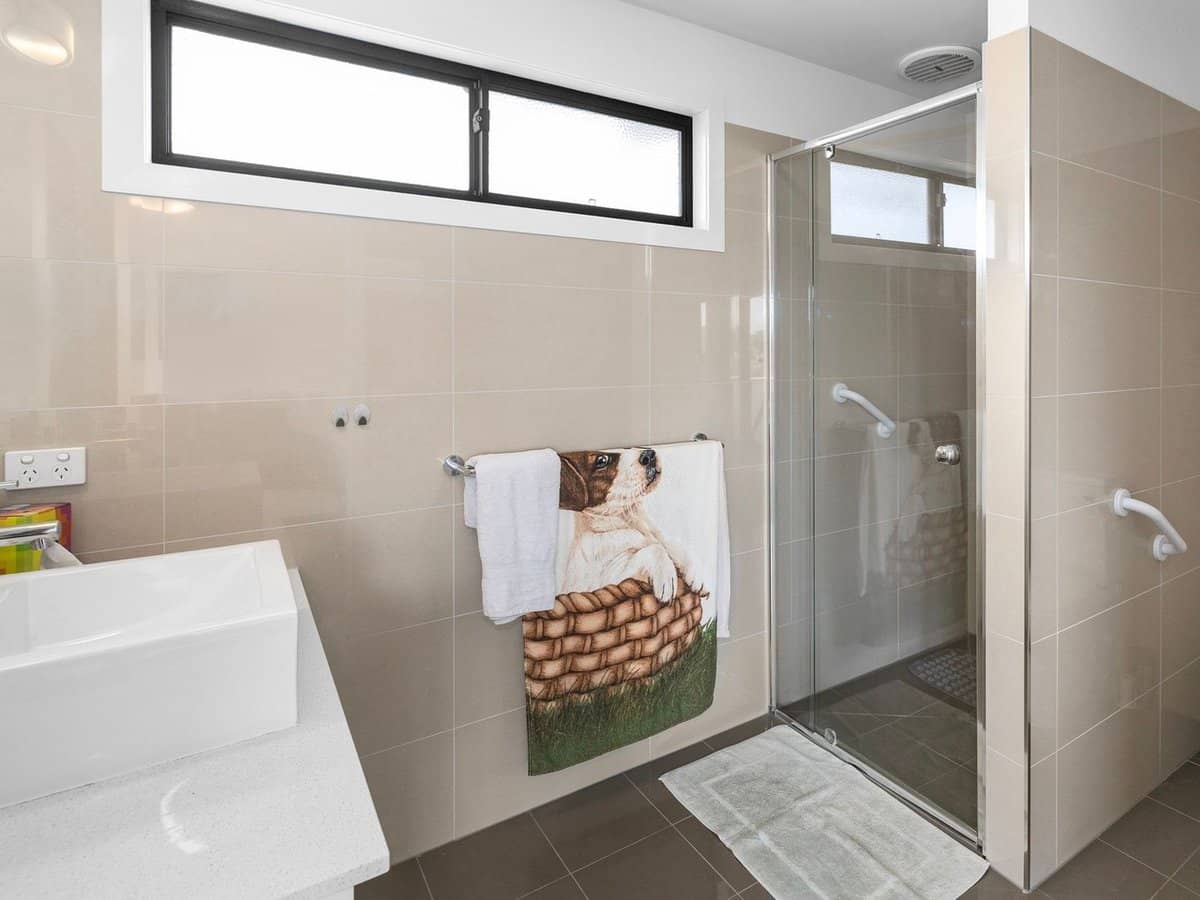 8 Lobelia Lane, COWES - Thumbnail 16