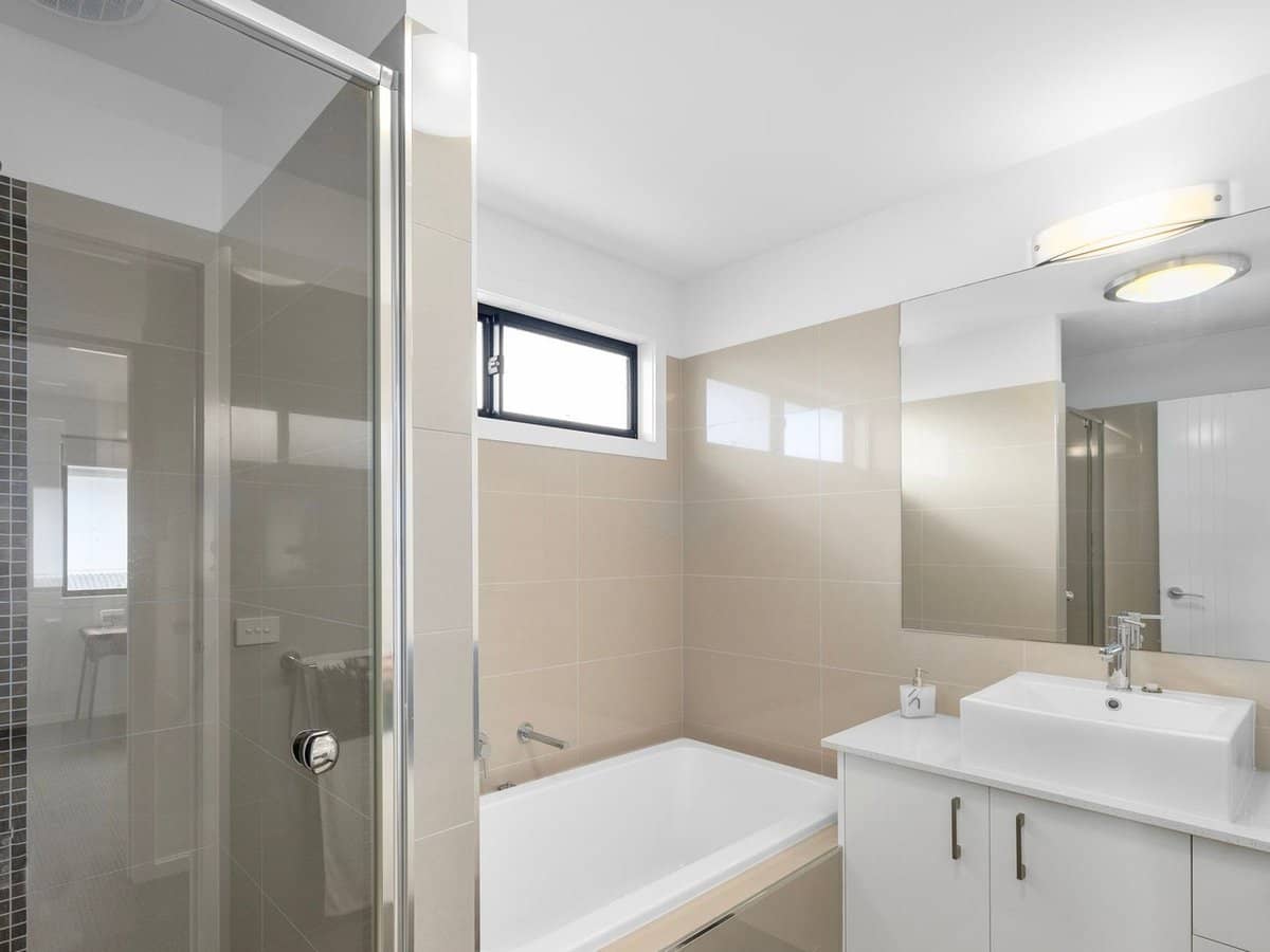 8 Lobelia Lane, COWES - Thumbnail 19