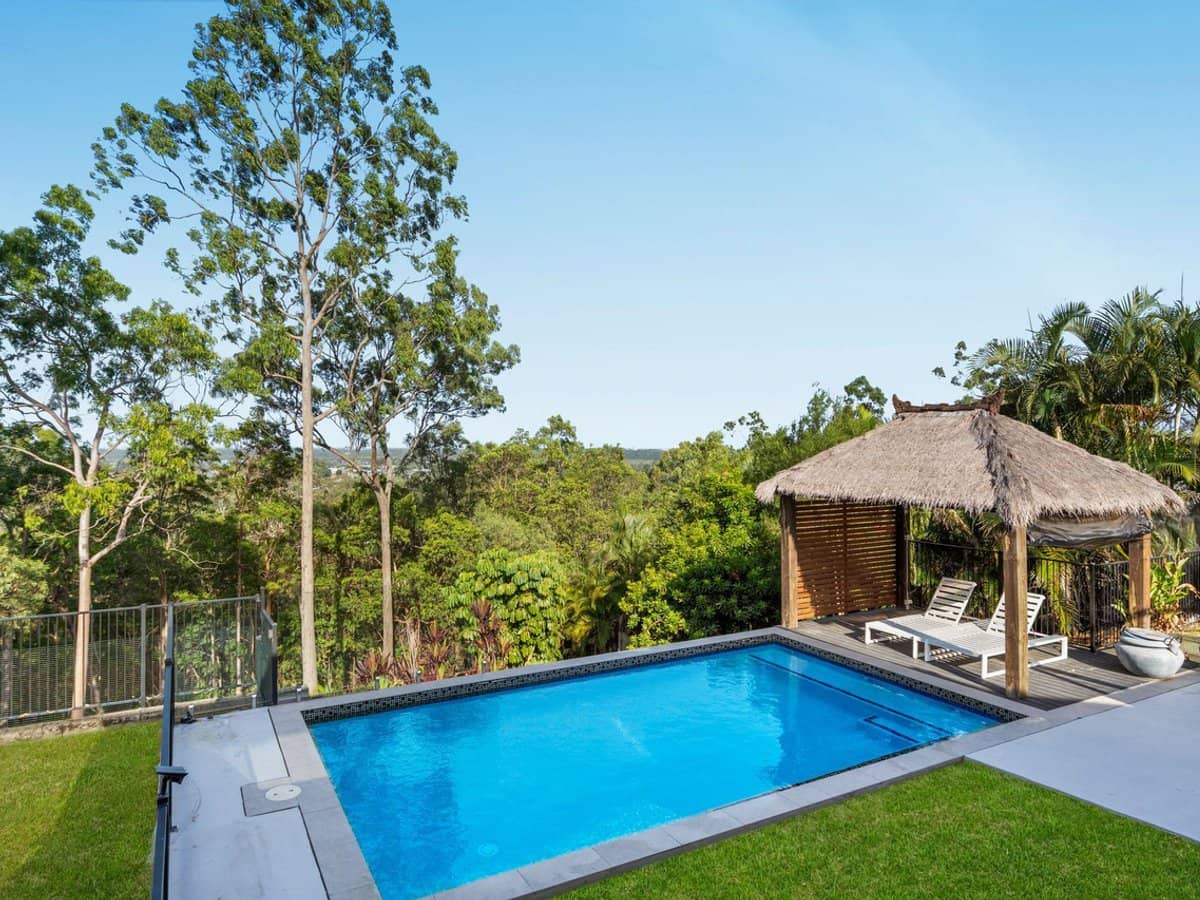 77 Highvale Drive, HELENSVALE - Thumbnail 1