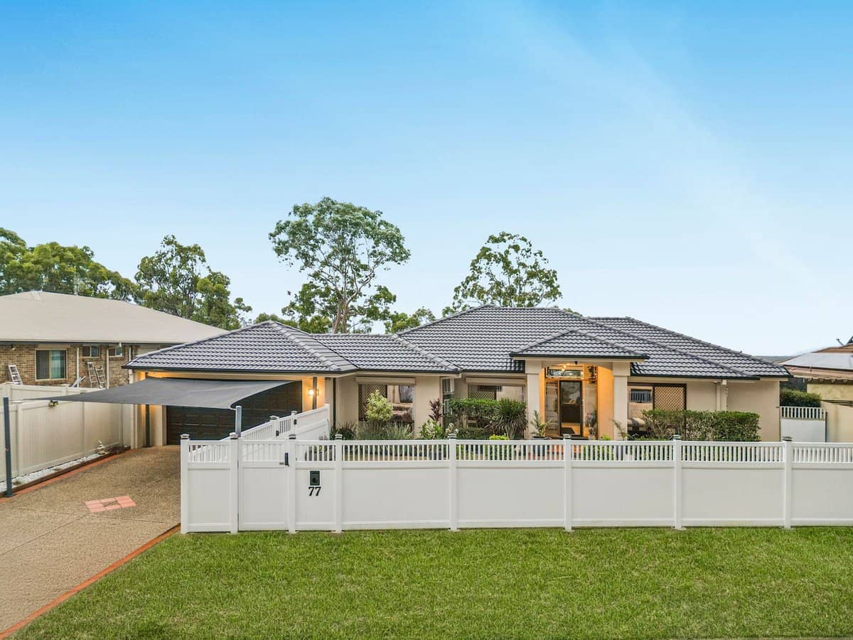 77 Highvale Drive, HELENSVALE - Thumbnail 2