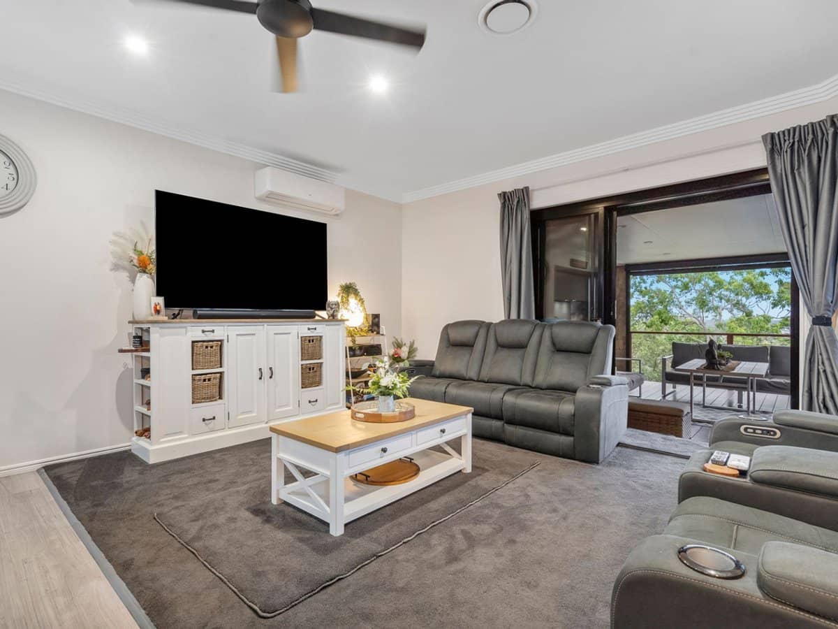 77 Highvale Drive, HELENSVALE - Thumbnail 5