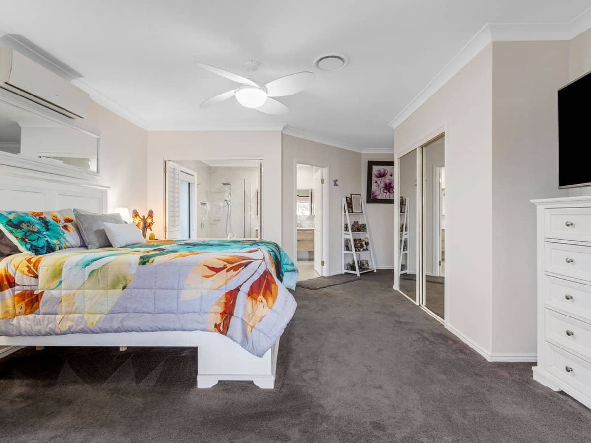 77 Highvale Drive, HELENSVALE - Thumbnail 7