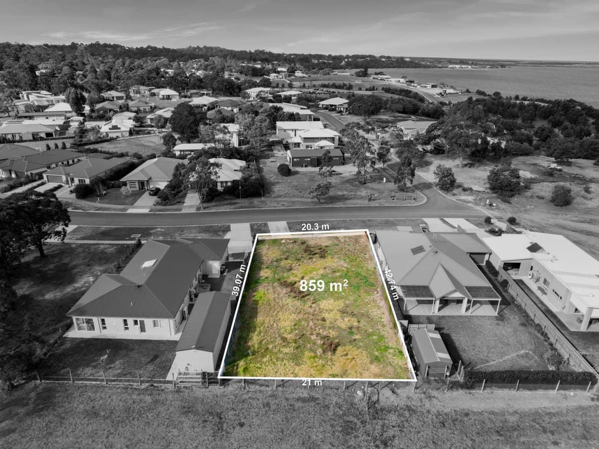 156 Kings Cove Boulevard, METUNG - Thumbnail 1