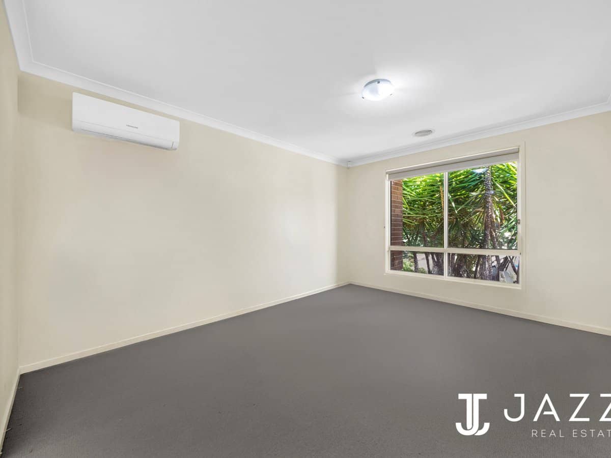 64 Fongeo Drive, POINT COOK - Thumbnail 9