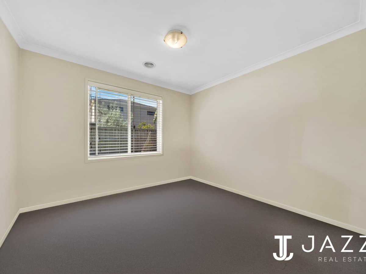 64 Fongeo Drive, POINT COOK - Thumbnail 10