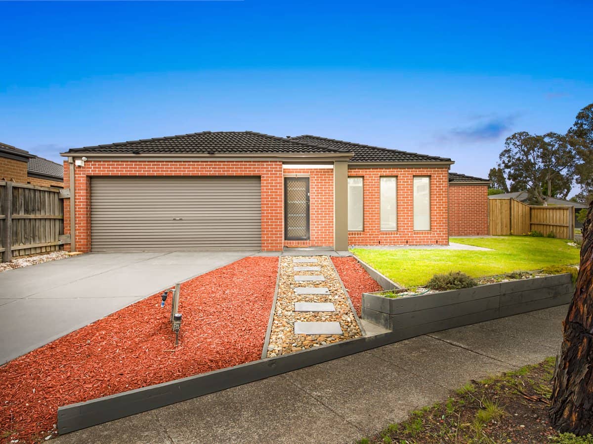 7 Tenax Walk, MANOR LAKES - Thumbnail 1