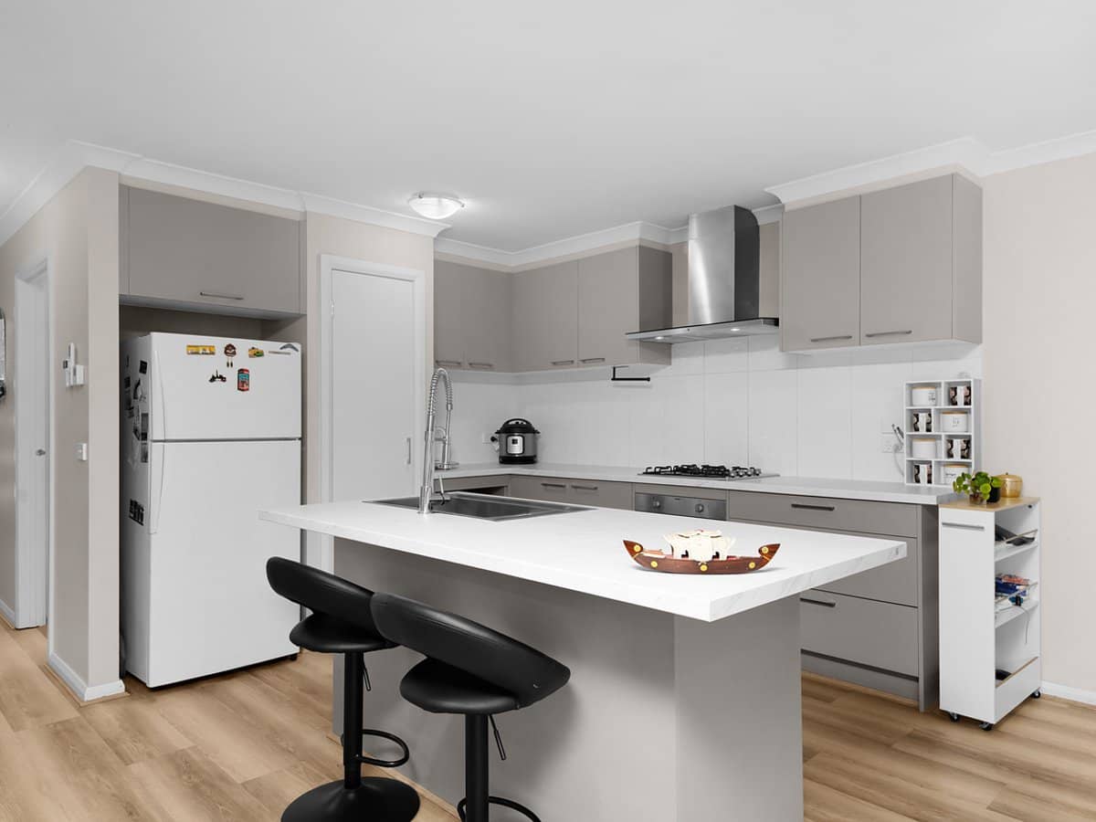 7 Tenax Walk, MANOR LAKES - Thumbnail 10