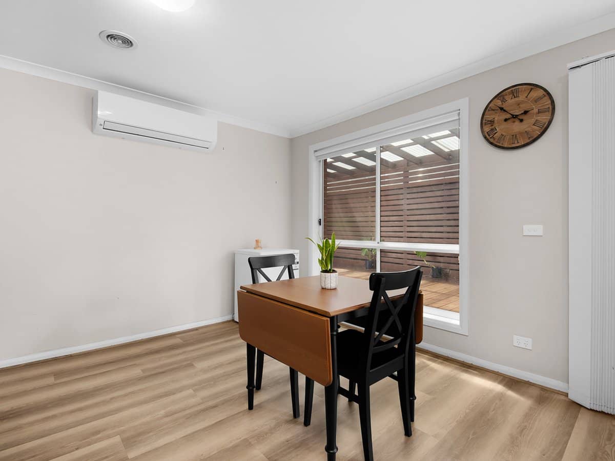 7 Tenax Walk, MANOR LAKES - Thumbnail 12