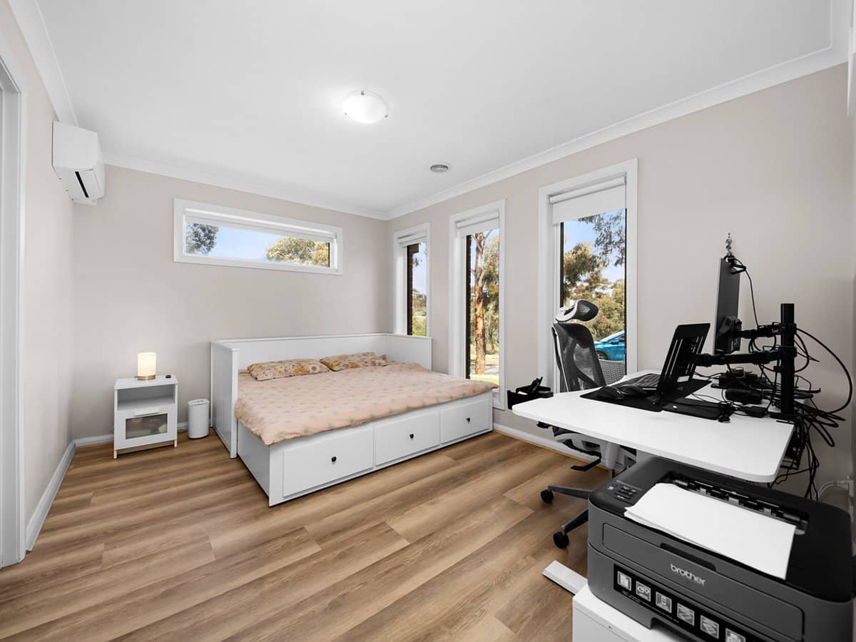 7 Tenax Walk, MANOR LAKES - Thumbnail 15