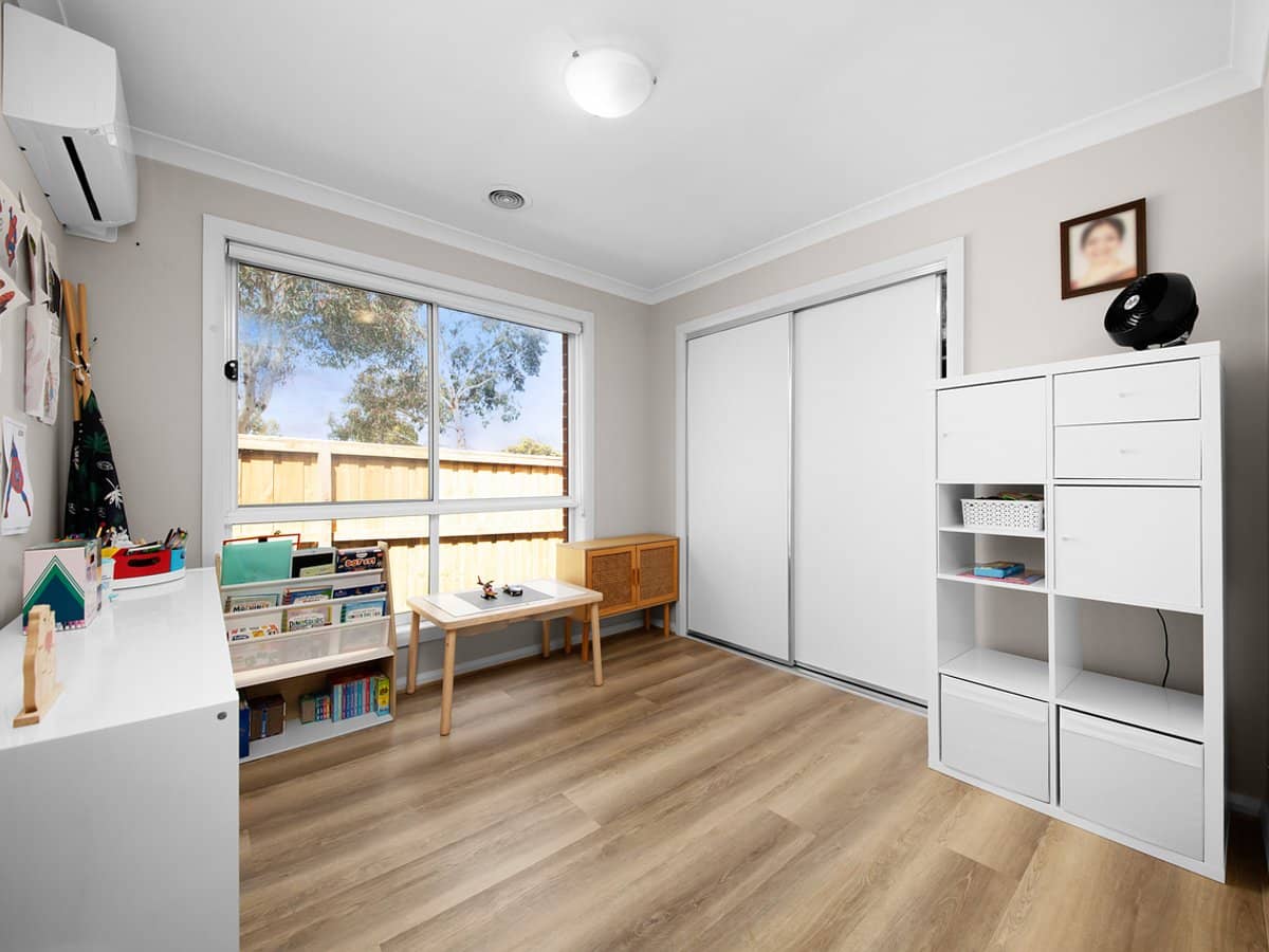 7 Tenax Walk, MANOR LAKES - Thumbnail 16