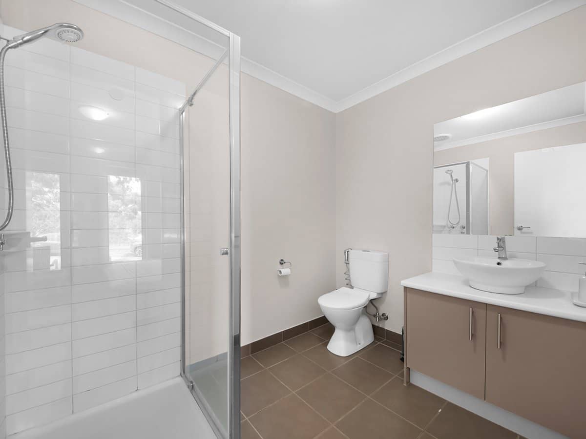 7 Tenax Walk, MANOR LAKES - Thumbnail 19