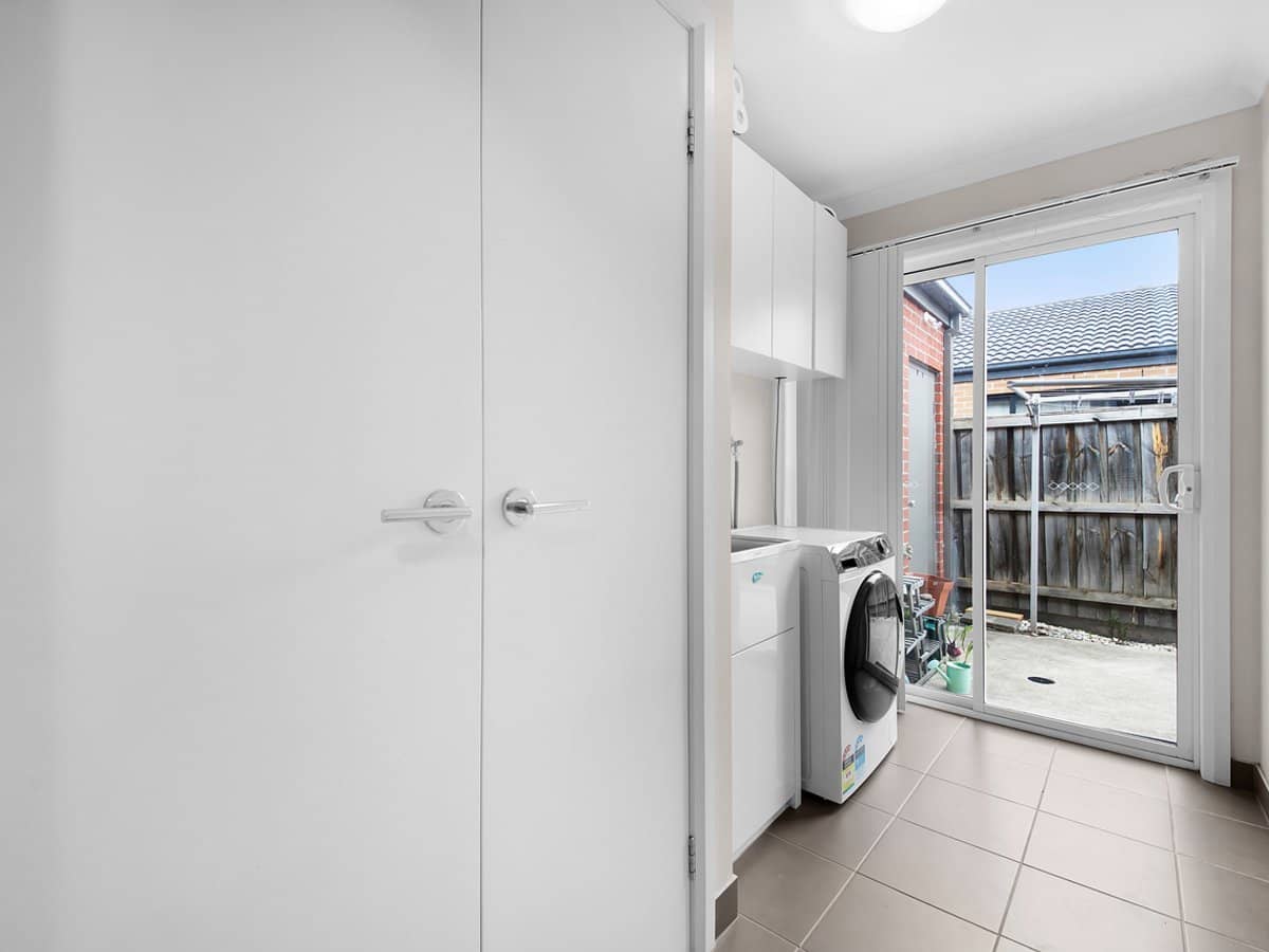 7 Tenax Walk, MANOR LAKES - Thumbnail 21