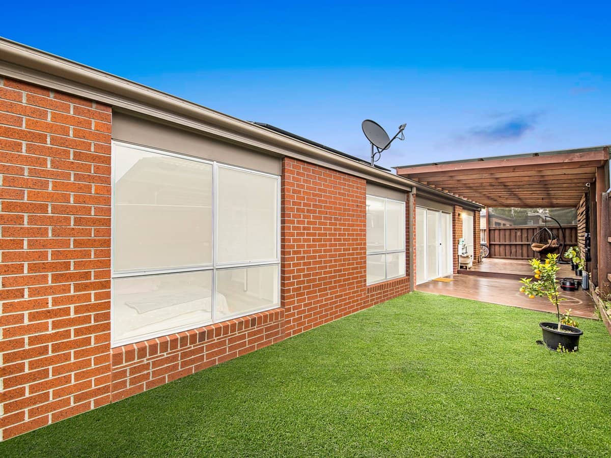 7 Tenax Walk, MANOR LAKES - Thumbnail 23