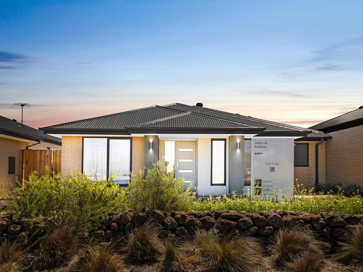 8 Awaken Walk, WYNDHAM VALE - Thumbnail 1