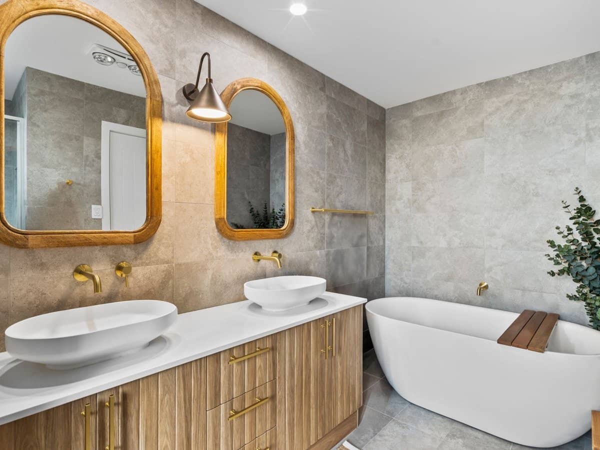 4 Riverbank Court, Ashmore - Thumbnail 10