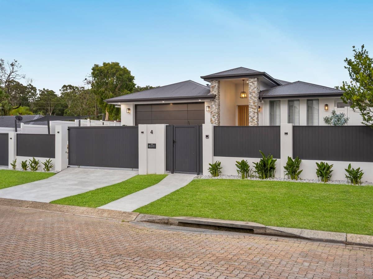 4 Riverbank Court, Ashmore - Thumbnail 1