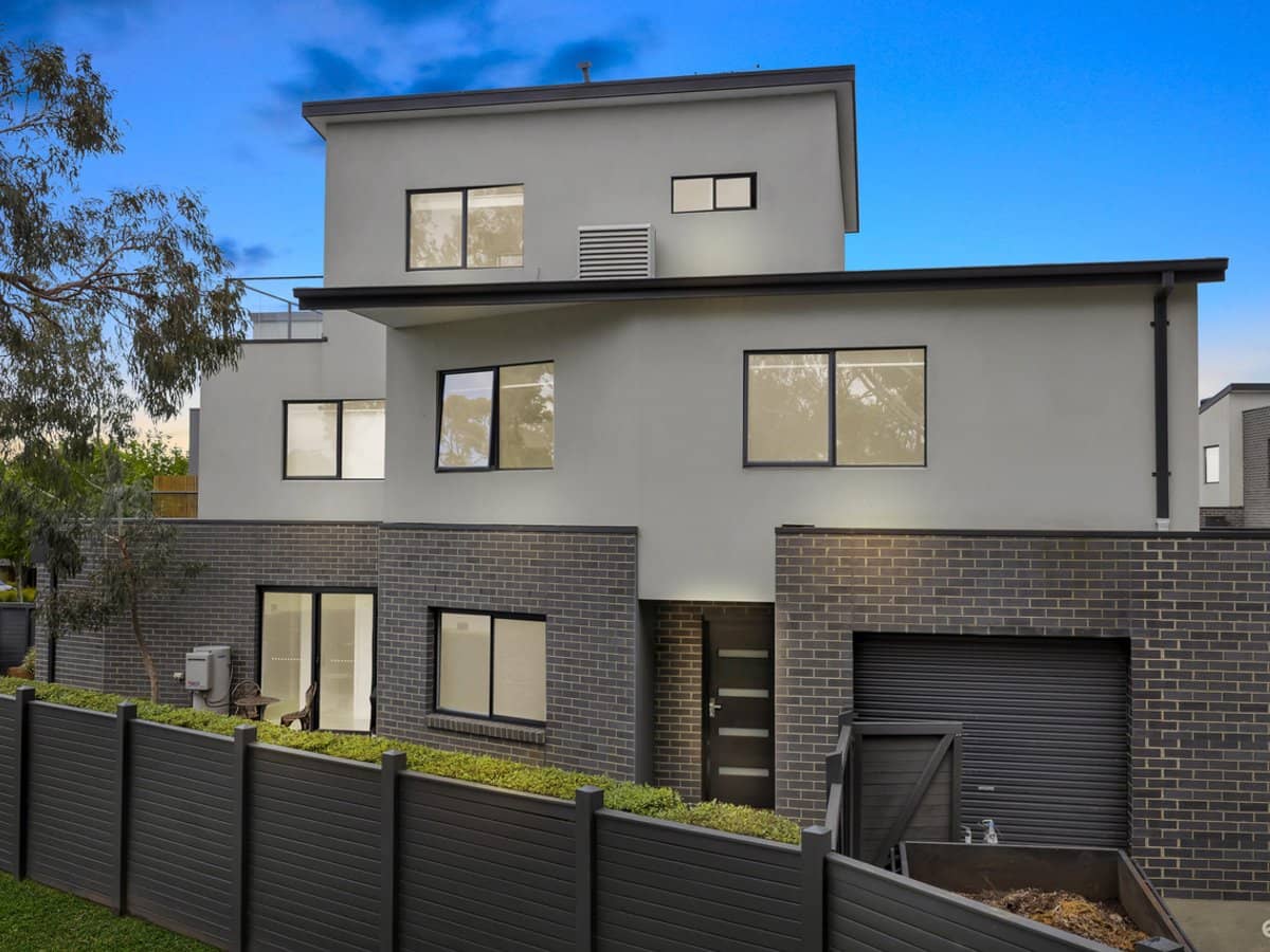 61 Botanic Drive, PAKENHAM - Thumbnail 1