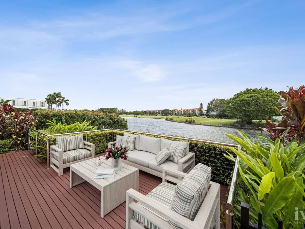 6094 Lugano Drive, Hope Island - Thumbnail 2