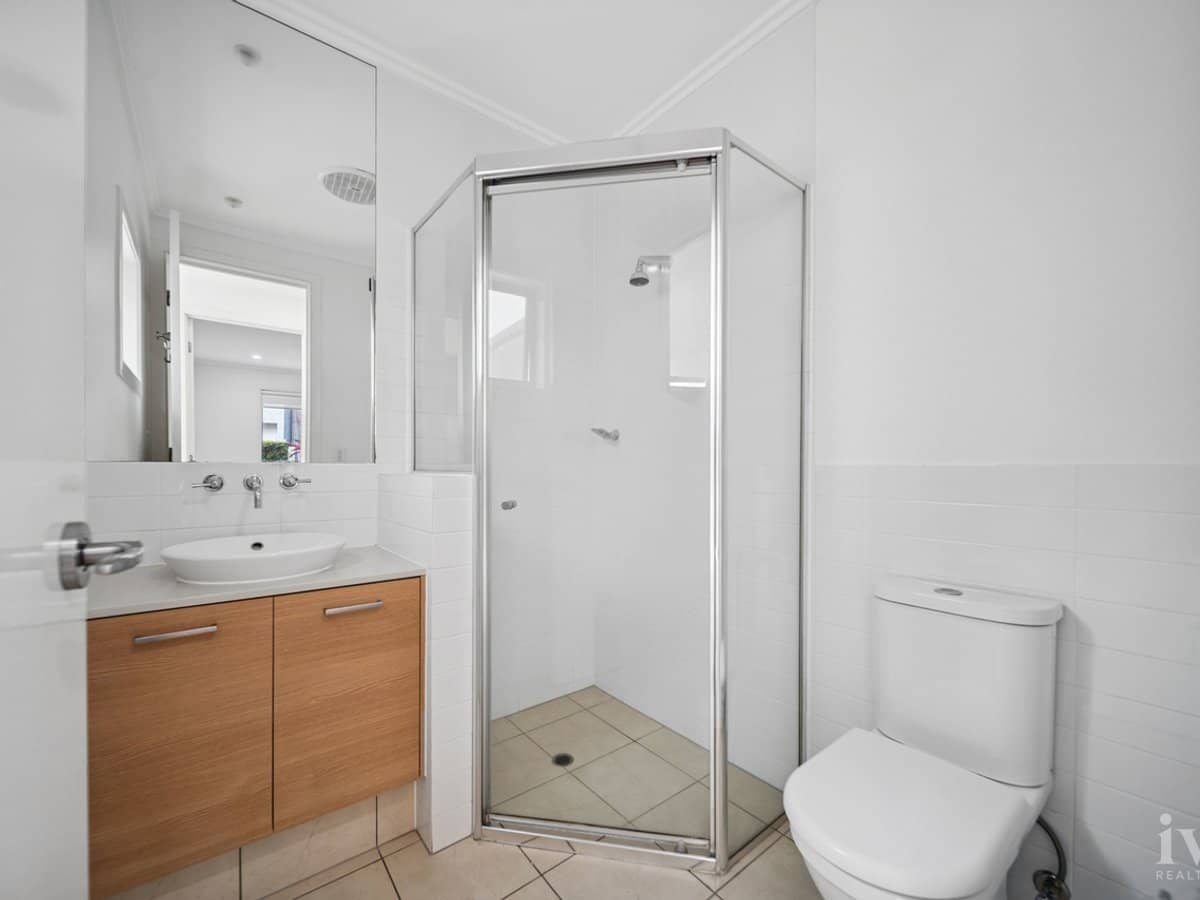 6094 Lugano Drive, Hope Island - Thumbnail 15