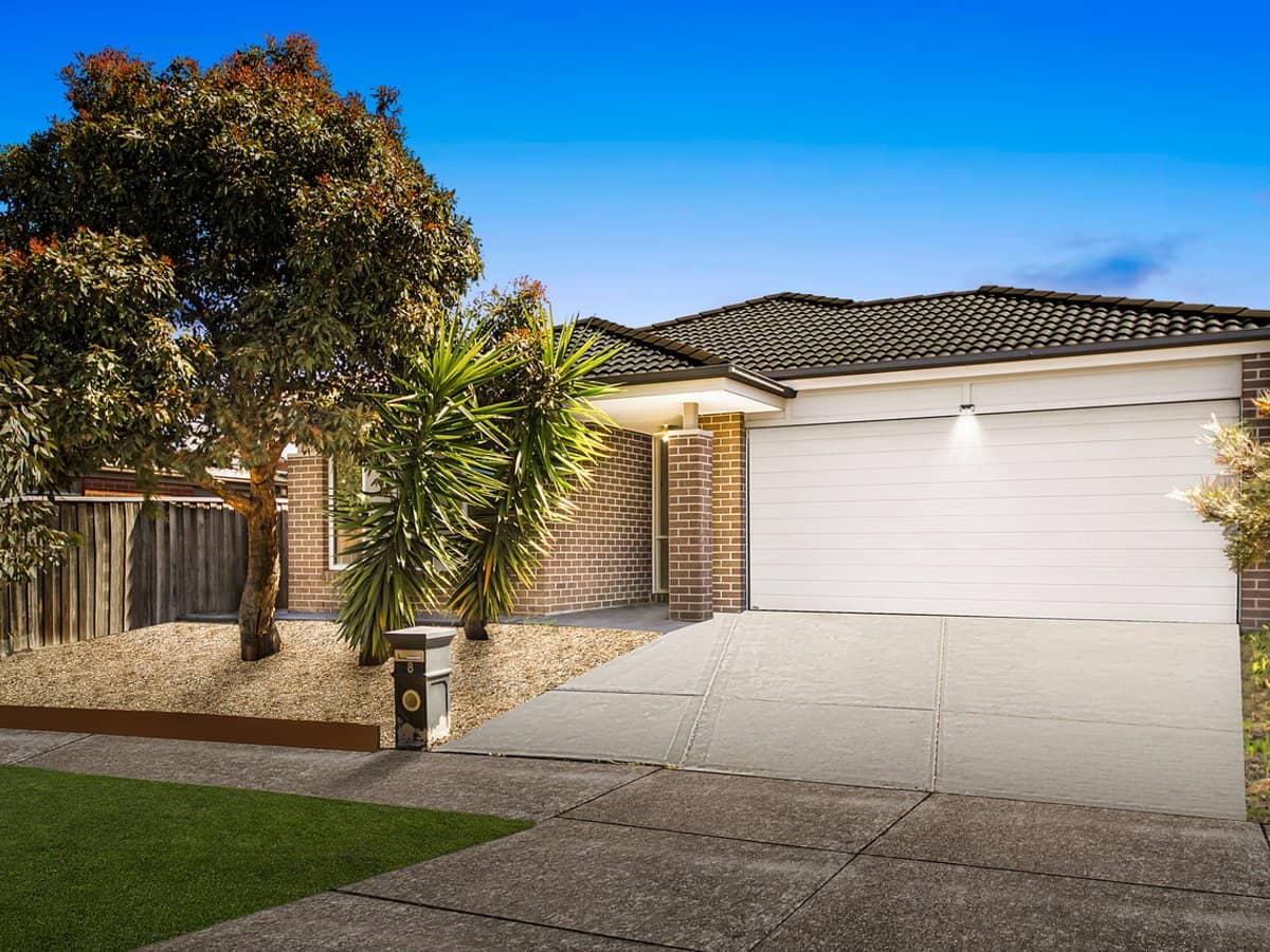 8 Kanto Court, MANOR LAKES - Thumbnail 2