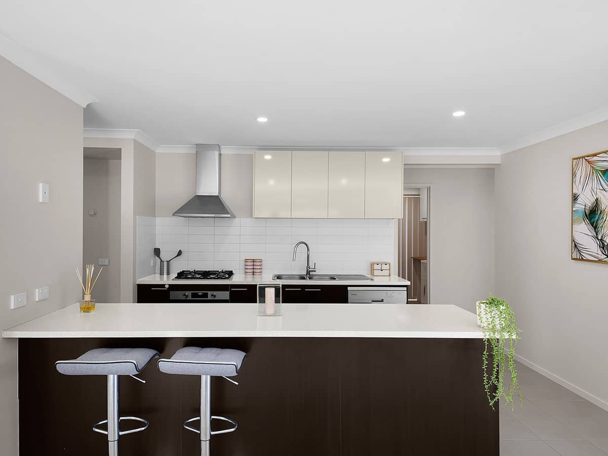 8 Kanto Court, MANOR LAKES - Thumbnail 6