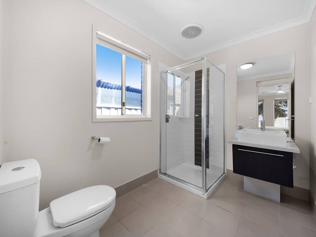 8 Kanto Court, MANOR LAKES - Thumbnail 14