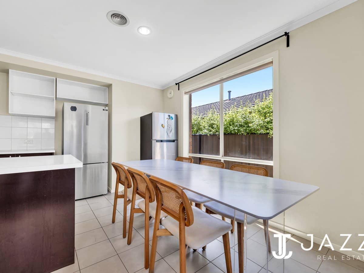 9 Barwick Gardens, POINT COOK - Thumbnail 8