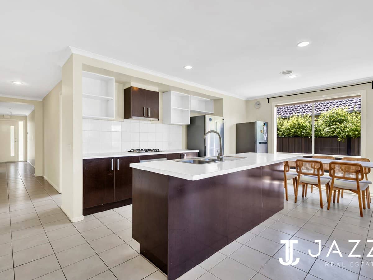 9 Barwick Gardens, POINT COOK - Thumbnail 9