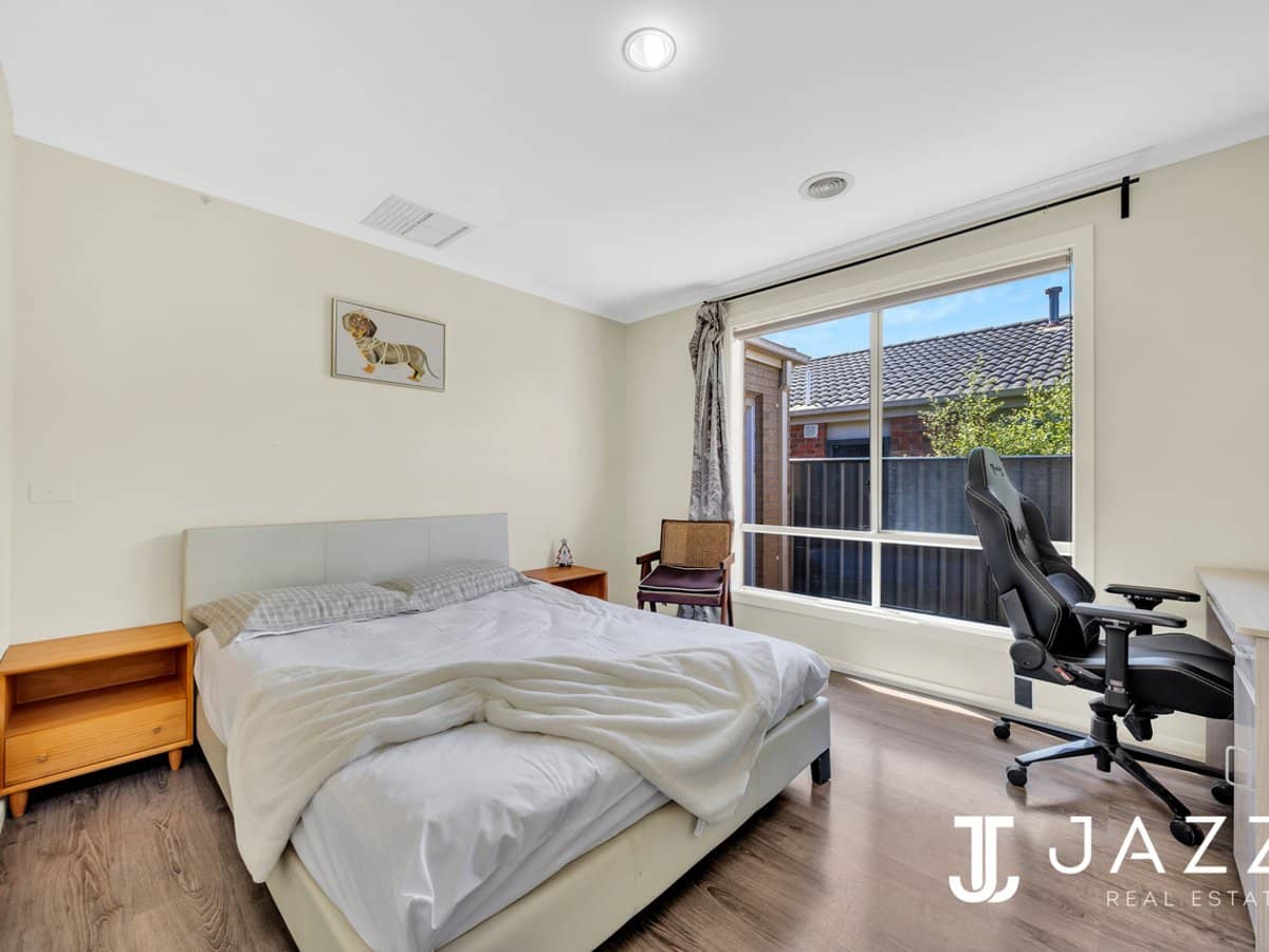 9 Barwick Gardens, POINT COOK - Thumbnail 13