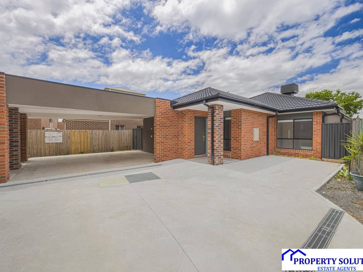 18 James Street, PAKENHAM - Thumbnail 3